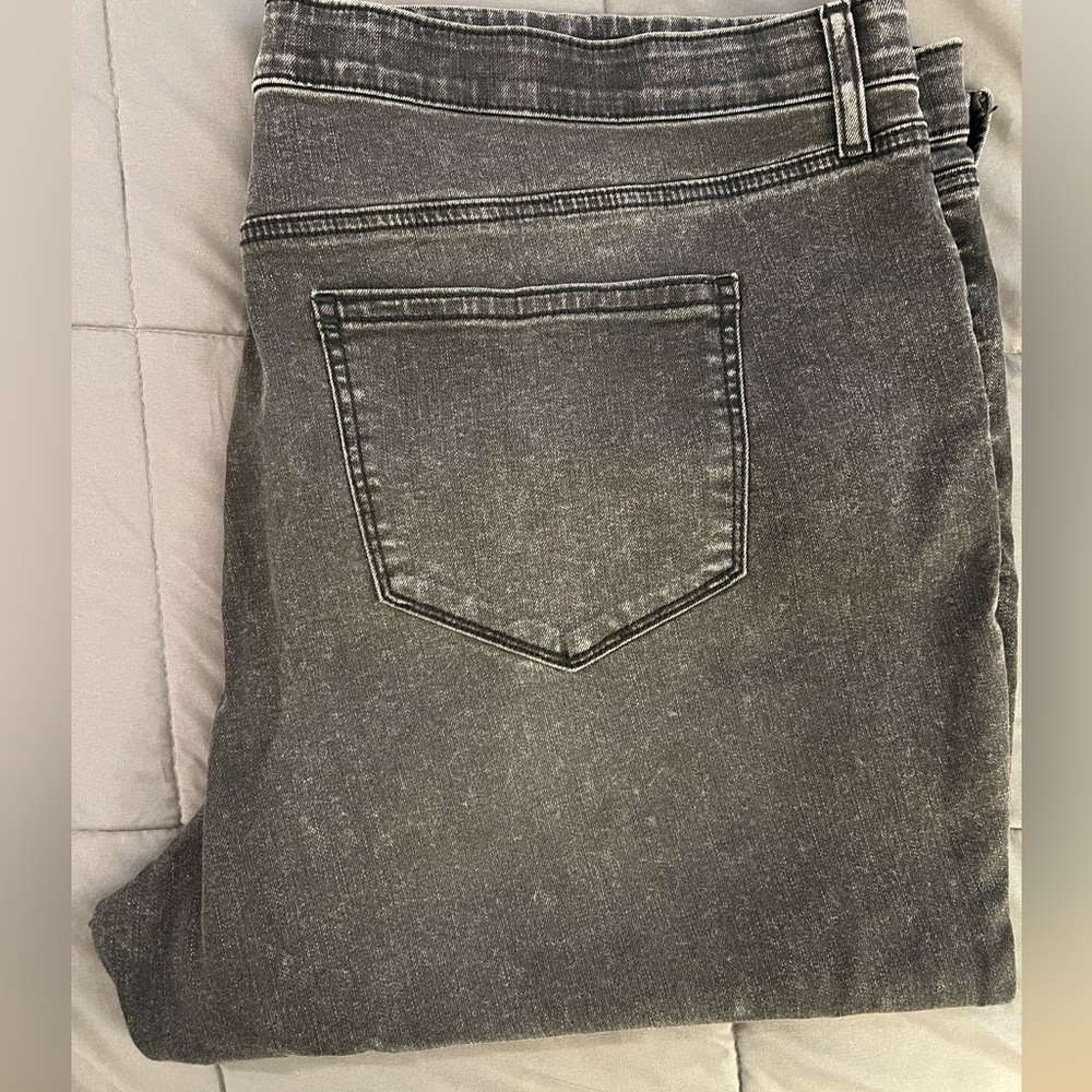 EVRI Women’s Capris